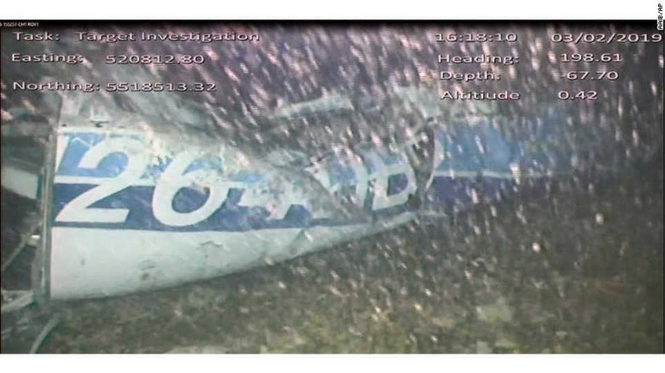 Βρέθηκε μια σορός μέσα στα συντρίμμια του αεροπλάνου που μετέφερε τον Σάλα - Φωτογραφία 1