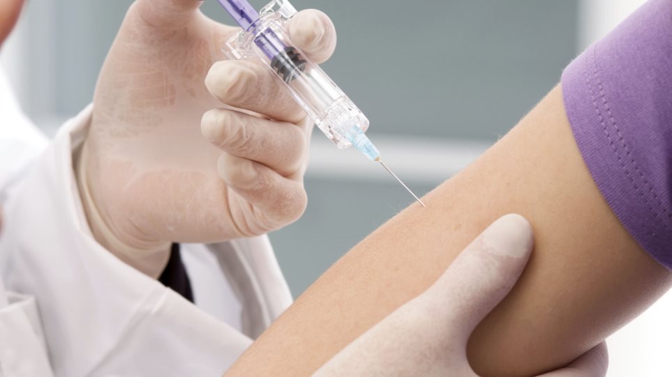 Γρίπη: Προστατευθείτε με εμβολιασμό ακόμη και τώρα, λέει το υπ. Υγείας - Φωτογραφία 1