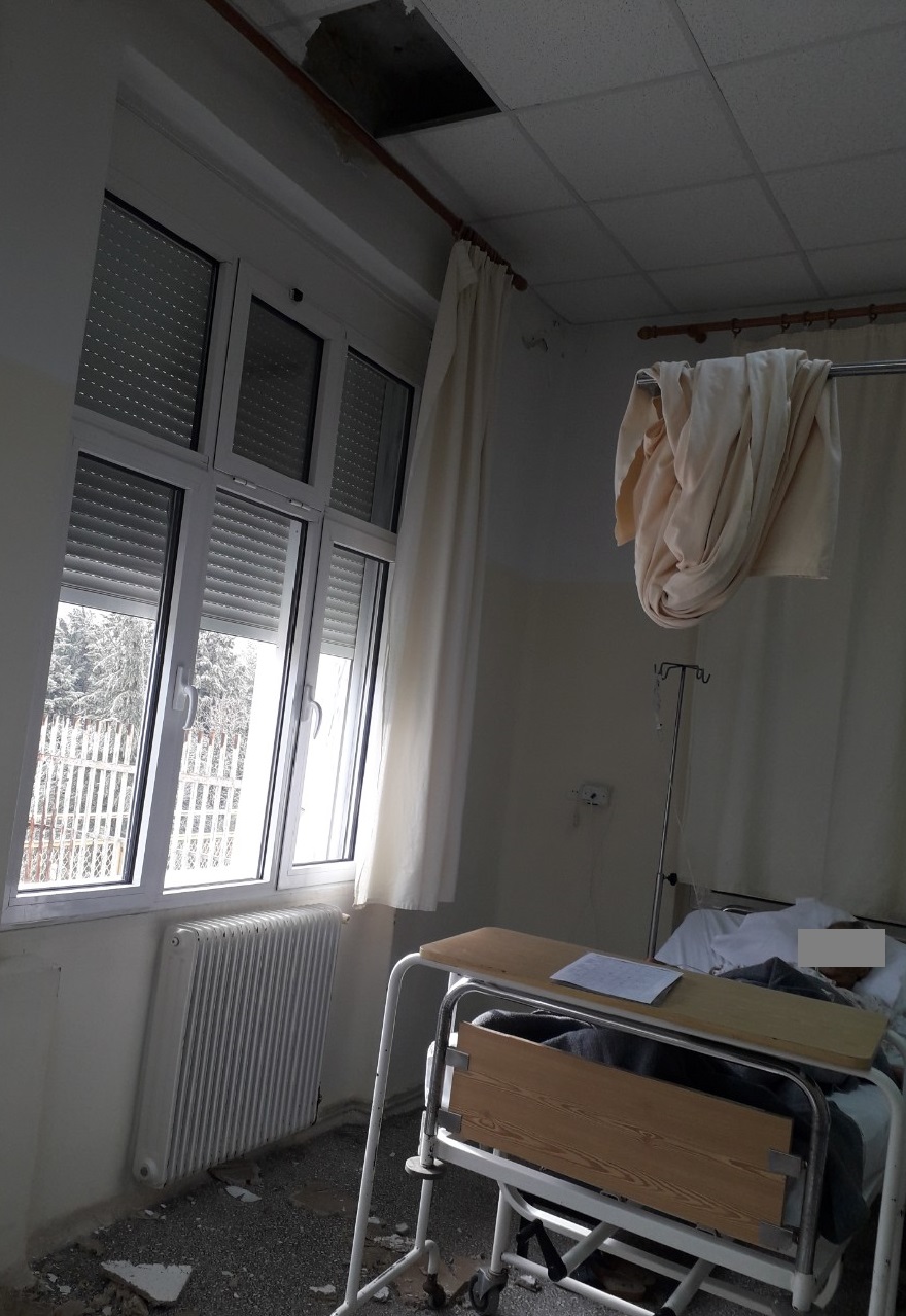 Κατέρρευσε ψευδοροφή στο νοσοκομείο Κιλκίς - Φωτογραφία 2