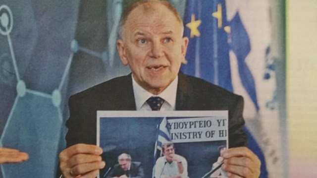 Ευρωπαίος Επίτροπος για τον Πολάκη: Ντροπή τέτοιος υπουργός - Φωτογραφία 1