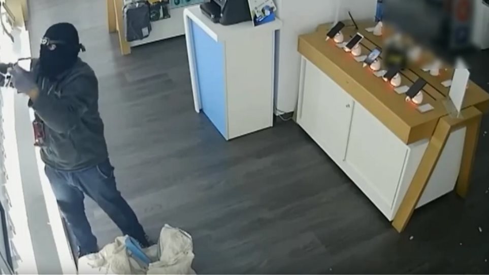 Βίντεο της ΕΛ.ΑΣ: Γνωρίζετε κάτι για τη συμμορία που έκλεβε καταστήματα; - Φωτογραφία 1