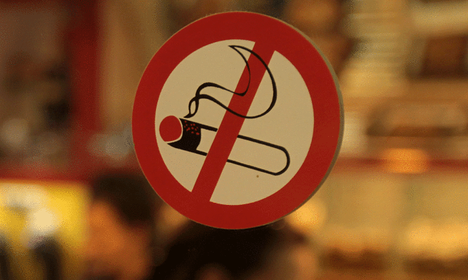 Οι «θεριακλήδες» της Ανατολής δεν καπνίζουν σε κλειστούς χώρους- Οι «μάγκες» της Ευρώπης κάνουν ό,τι θέλουν - Φωτογραφία 1