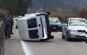 Ανατροπή αυτοκινήτου στην εθνική οδό στο Αγρίνιο- σώος ο οδηγός (φωτο)