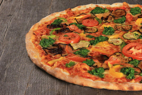 Μοναστηριακή πίτσα: Υγιεινή και πεντανόστιμη! Πώς θα την φτιάξετε; - Φωτογραφία 1