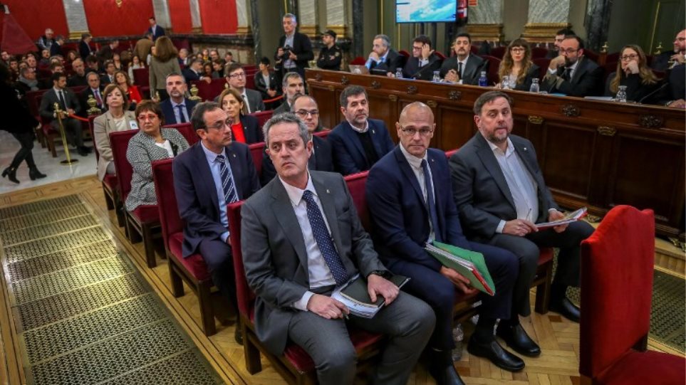 Ισπανία: Ξεκίνησε η ιστορική δίκη των ηγετών του καταλανικού αυτονομιστικού κινήματος - Φωτογραφία 1