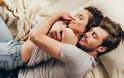 Πώς είναι δυνατόν ο καλός ύπνος στα 37 μας να εξαρτάται από τις σχέσεις μας στα 23;