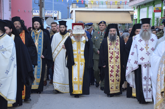 Χειροτονήθηκε ιερέας ο διάκονος Νικόλαος Καραβάς και θα τοποθετηθεί εφημέριος στις ενορίες ΑΓΡΑΜΠΕΛΟΥ και ΠΡΟΔΡΟΜΟΥ Ξηρομέρου (ΦΩΤΟ) - Φωτογραφία 8