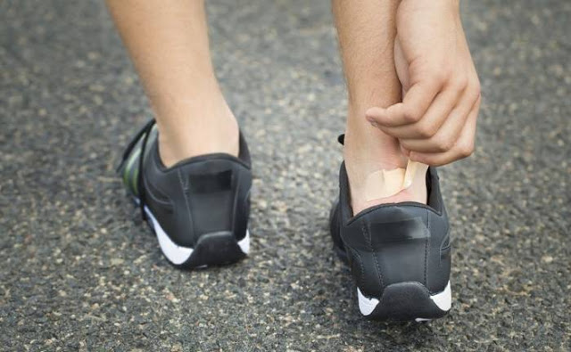 Φουσκάλες στα πόδια: Γιατί δεν κλείνουν οι πληγές; - Φωτογραφία 1