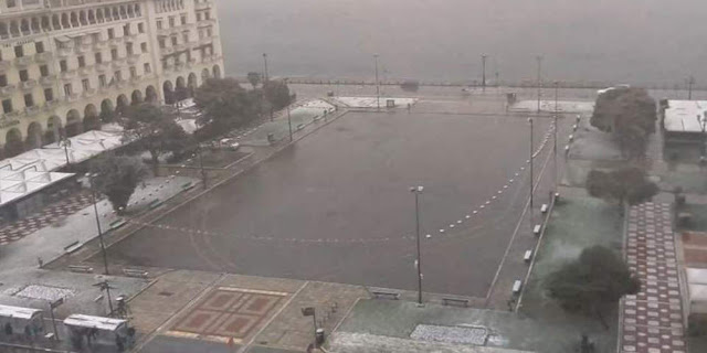 Ξεκίνησαν για τα καλά τα χιόνια στη Θεσσαλονίκη [εικόνες & βίντεο] - Φωτογραφία 1
