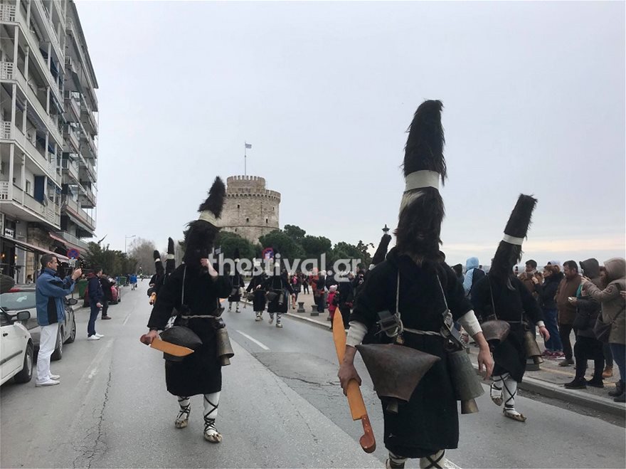 Κωδωνοφόροι ξεσηκώνουν το κέντρο της Θεσσαλονίκης - Φωτογραφία 2