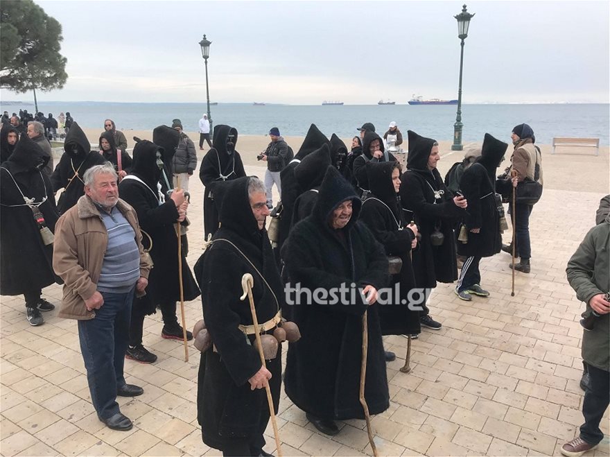 Κωδωνοφόροι ξεσηκώνουν το κέντρο της Θεσσαλονίκης - Φωτογραφία 4