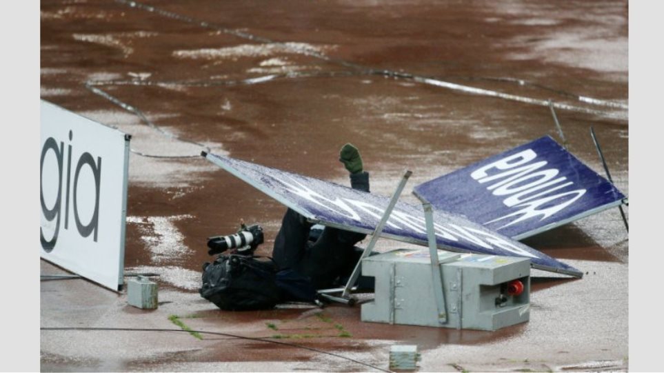 Καταγγελία για τραυματισμό φωτορεπόρτερ στο Ολυμπιακό Στάδιο - Φωτογραφία 1