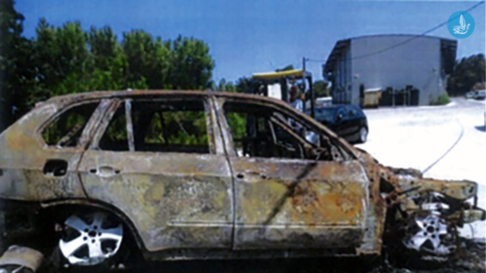 Εξώδικο στην BMW για X5 που κάηκε ολοσχερώς, θέτοντας τρία άτομα σε κίνδυνο - Φωτογραφία 1