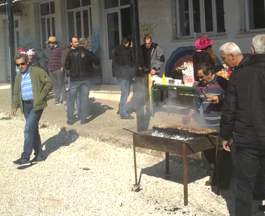 Τσικνοπέμπτη στο Δημοτικό Σχολείο ΚΟΜΠΩΤΗΣ | ΦΩΤΟ - Φωτογραφία 2