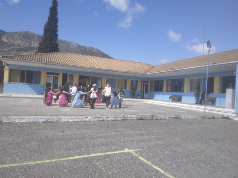 Τσίκνισε το Δημητρούκειο Δημοτικό σχολείο στο Βασιλόπουλο-Καραϊσκάκη | ΦΩΤΟ - Φωτογραφία 7