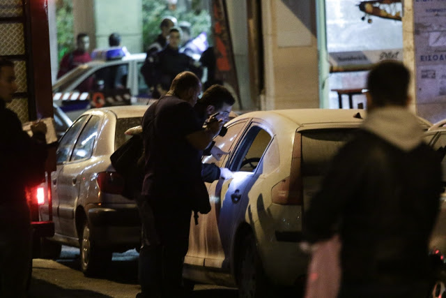 Τρία πεδία μάχης με μολότοφ και αίμα στην Αθήνα και την αστυνομία απούσα - Φωτογραφία 1