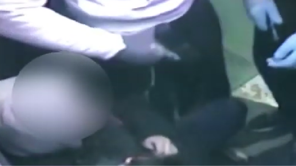 Βίντεο-σοκ: Καρέ-καρέ ληστεία σε βενζινάδικο στα Γλυκά Νερά - Φωτογραφία 1