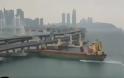 Ρωσικό φορτηγό πλοίο έπεσε πάνω σε γέφυρα αξίας €580 εκατ. στη Νότια Κορέα - Φωτογραφία 2