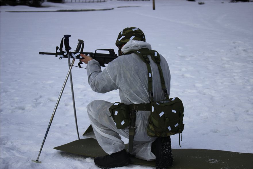 Εντυπωσιακές εικόνες από χειμερινή στρατιωτική εκπαίδευση στο Περτούλι - Φωτογραφία 3