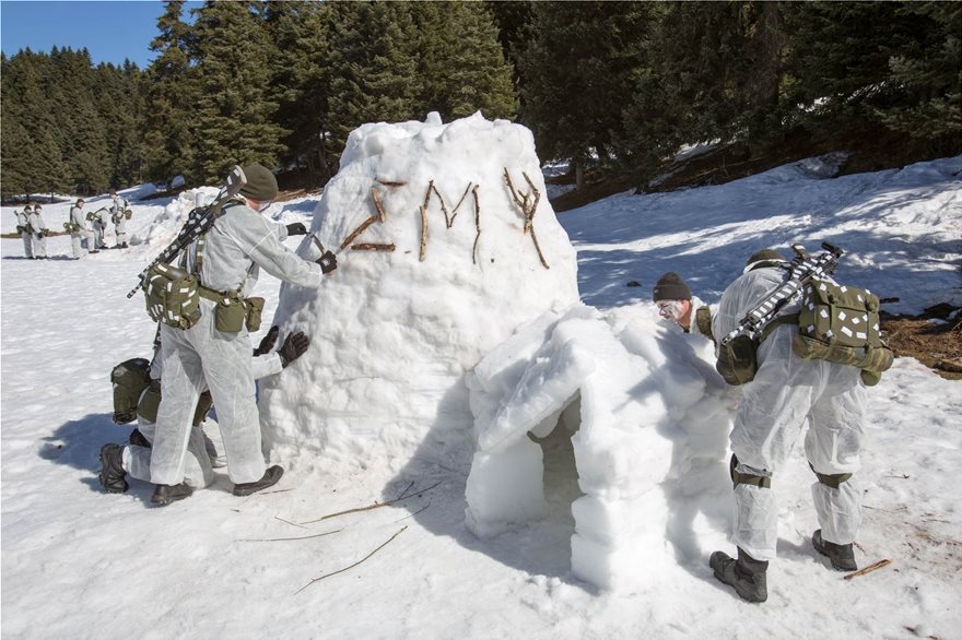 Εντυπωσιακές εικόνες από χειμερινή στρατιωτική εκπαίδευση στο Περτούλι - Φωτογραφία 9