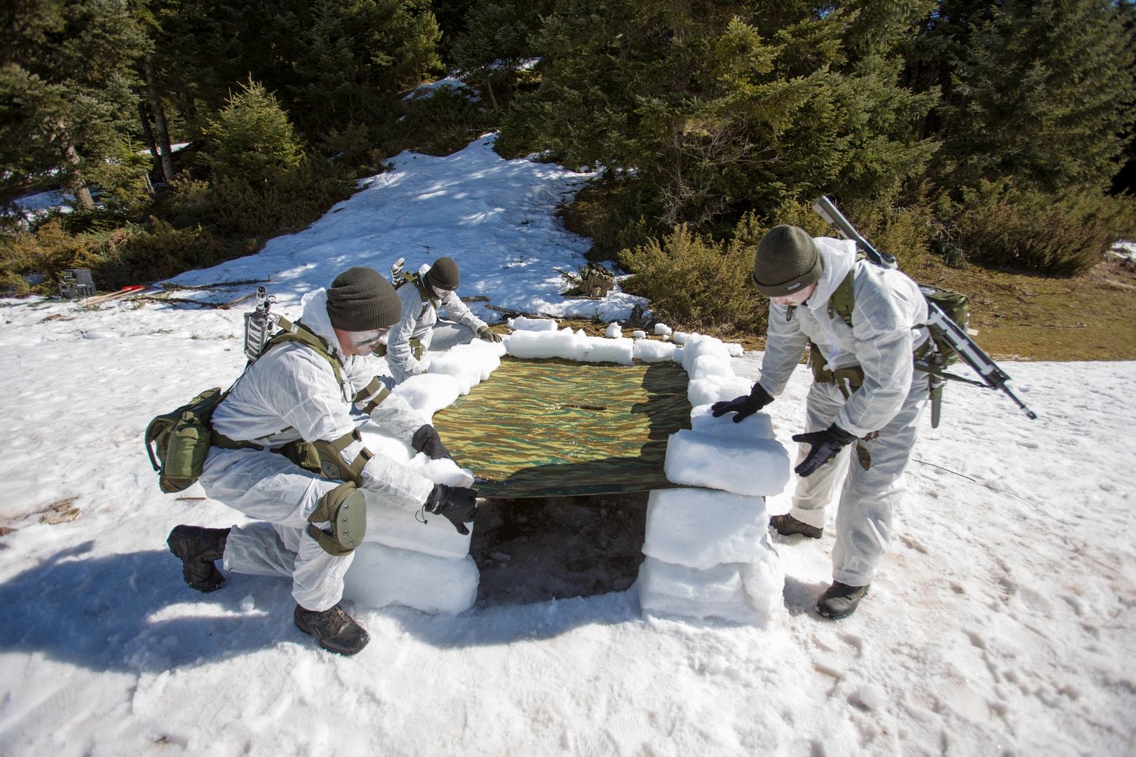 ΓΕΣ: Δεν νιώθουν από κρύο και χιόνι οι αυριανοί Υπαξιωματικοί του Στρατού Ξηράς - ΦΩΤΟ - Φωτογραφία 10