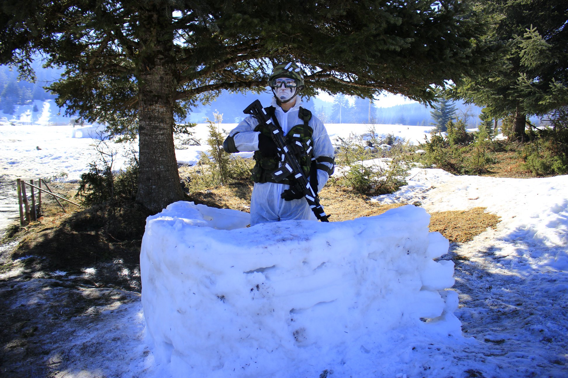 ΓΕΣ: Δεν νιώθουν από κρύο και χιόνι οι αυριανοί Υπαξιωματικοί του Στρατού Ξηράς - ΦΩΤΟ - Φωτογραφία 14