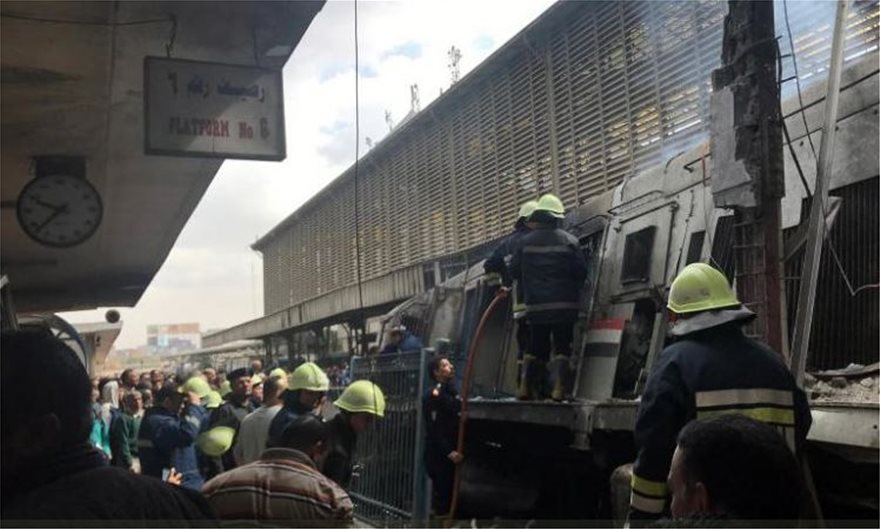 Ο τσακωμός του μηχανοδηγού με συνάδελφο οδήγησε στην τραγωδία με τους 25 νεκρούς στο Κάιρο - Φωτογραφία 2