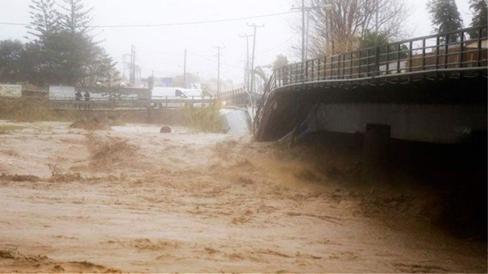 «Πνίγηκε» η Κρήτη: Επί 41 ώρες έβρεχε χωρίς διακοπή - Φωτογραφία 1