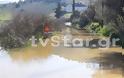 Η γη αναβλύζει νερό στη Χαλκίδα - Κάτοικοι εγκαταλείπουν τα σπίτια τους - Φωτογραφία 4