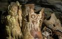 Μεγάλη ανακάλυψη στο Μεξικό: Εκατοντάδες ανέγγιχτα τελετουργικά αντικείμενα 1.000 χρόνων των Μάγια