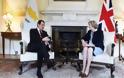 Μέι: Η Βρετανία θέλει να αποσυρθεί από εγγυήτρια δύναμη της Κύπρου
