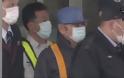 Ιαπωνία: Γιατί ντύθηκε... «εργάτης» για να βγει από την φυλακή ο πρώην επικεφαλής της Nissan; - Φωτογραφία 2