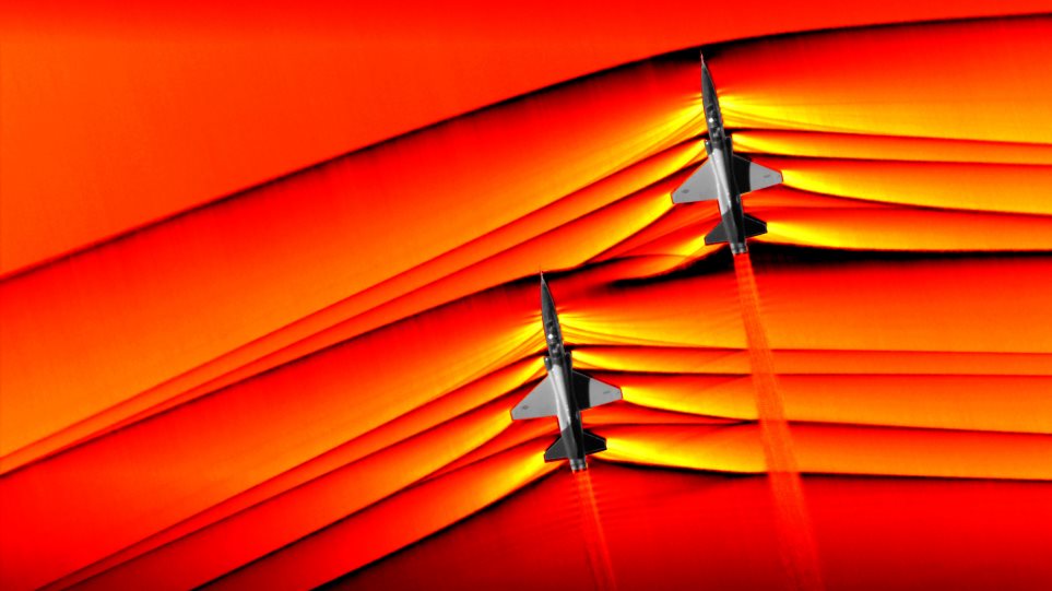 NASA: Συγκλονιστικές εικόνες από τη στιγμή που αεροσκάφη «σπάνε» το φράγμα του ήχου - Φωτογραφία 1