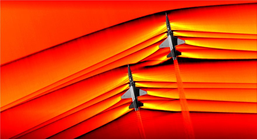 NASA: Συγκλονιστικές εικόνες από τη στιγμή που αεροσκάφη «σπάνε» το φράγμα του ήχου - Φωτογραφία 2