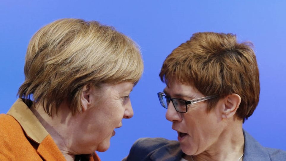 Η επικεφαλής της CDU απορρίπτει την ιδέα Μακρόν για αμοιβαιοποίηση των χρεών - Φωτογραφία 1