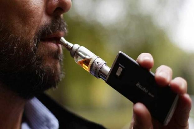 Νέα έρευνα επιβεβαιώνει: Το ηλεκτρονικό τσιγάρο προκαλεί συριγμό στους πνεύμονες - Φωτογραφία 1