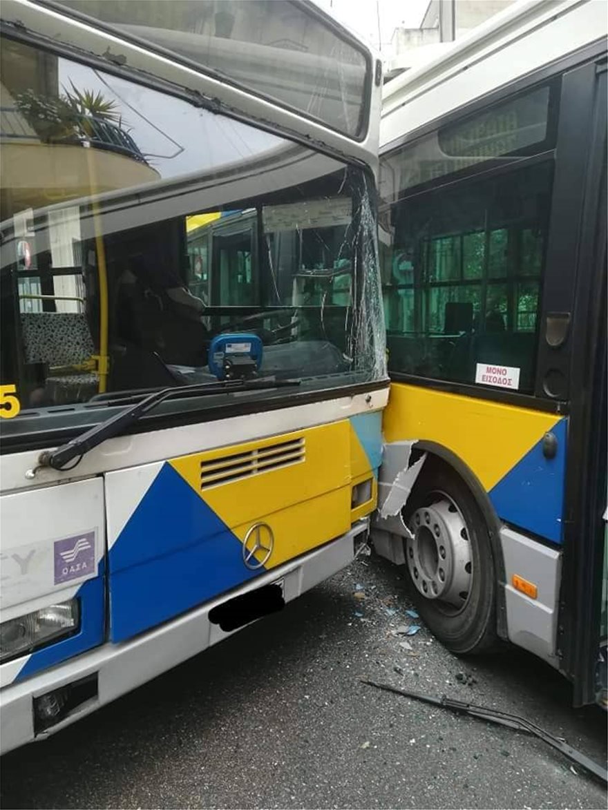 Σύγκρουση λεωφορείων στο Αιγάλεω - Έντεκα τραυματίες - Φωτογραφία 7