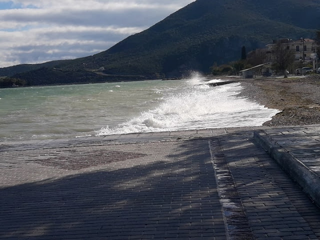 ΒΟΝΙΤΣΑ: Η θάλασσα βγήκε στο παραλιακό δρόμο... | ΦΩΤΟ: Στέλλα Λιάπη - Φωτογραφία 46