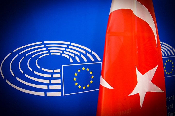 Το πάγωμα των ενταξιακών διαπραγματεύσεων με την Τουρκία αποφασίζει το Ευρωκοινοβούλιο - Φωτογραφία 1
