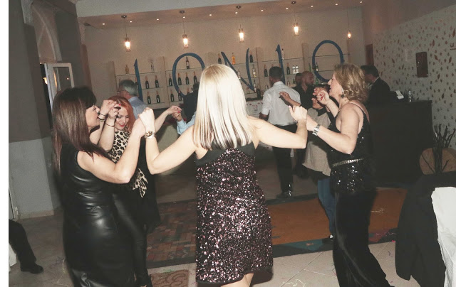 Πολυκοσμία στον Αποκριάτικο χορό του ΗΡΑΚΛΗ ΑΣΤΑΚΟΥ στο κτήμα ΙΟΝΙΟ (φωτο: Make art) - Φωτογραφία 103
