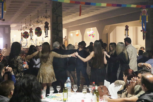 Πολυκοσμία στον Αποκριάτικο χορό του ΗΡΑΚΛΗ ΑΣΤΑΚΟΥ στο κτήμα ΙΟΝΙΟ (φωτο: Make art) - Φωτογραφία 81