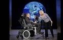 Στίβεν Χόκινγκ: Ένας χρόνος από τον θάνατο του ανθρώπου που «κατέκτησε» το σύμπαν - Φωτογραφία 4