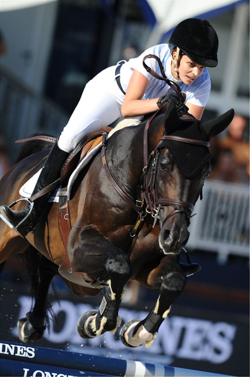 Στους δέκα καλύτερους ιππείς σε grand prix στο Κατάρ η Αθηνά Ωνάση - Φωτογραφία 2