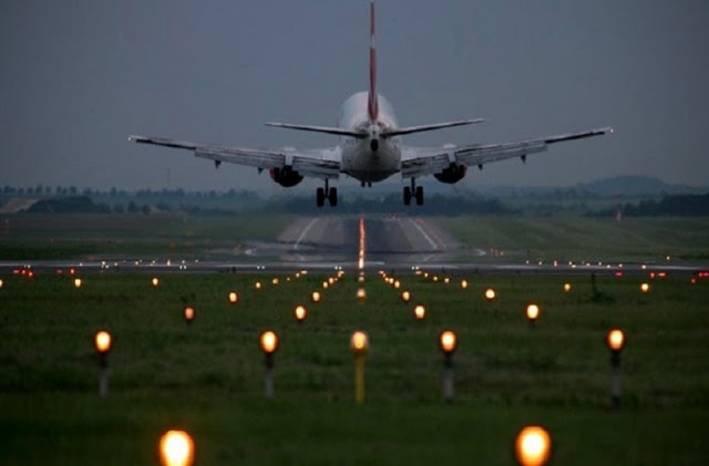 Αναγκαστική προσγείωση έκανε ένας πιλότος για να κατεβάσει επιβάτη που προσευχόταν να … συγκρουστεί το αεροπλάνο! - Φωτογραφία 1