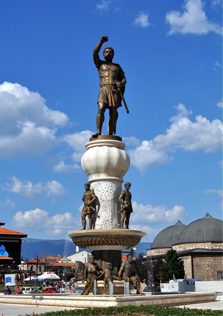 Tα Σκόπια δεν αποκαθηλώνουν τα φαραωνικά αγάλματα παρά τη Συμφωνία των Πρεσπών - Φωτογραφία 4