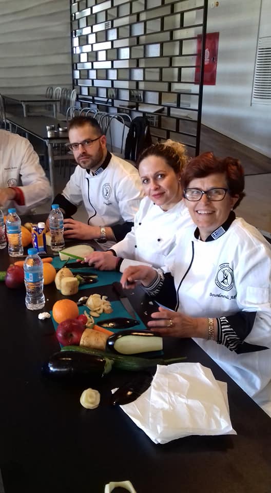 ΒΟΝΙΤΣΑ: Με επιτυχία το Σεμινάριο σκαλίσματος σε φρούτα και λαχανικά από την Λέσχη Αρχιμαγείρων Δυτικής Ελλάδας και Ηπείρου στο Sozos Inn Hotel - Φωτογραφία 14