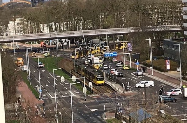 Πολλοί τραυματίες από πυροβολισμούς στην Ουτρέχτη της Ολλανδίας - Φωτογραφία 1