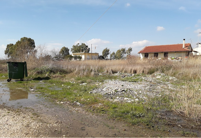 Κλειστοί δρόμοι και πλατεία… μόλις 900 μέτρα, από το κέντρο του Μεσολογγίου!!! - Φωτογραφία 6