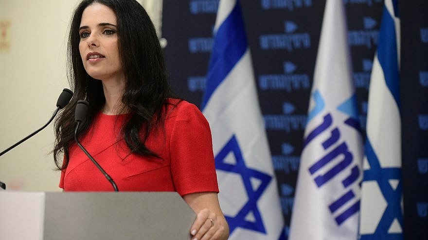 Αγιελέτ Σακέντ: Ποια είναι η Ισραηλινή υπουργός που φοράει το άρωμα «Φασισμός» - Φωτογραφία 4