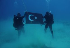 Έντονη αντίδραση Αποστολάκη για την τουρκική σημαία στον βυθό της Σούδας - Φωτογραφία 2